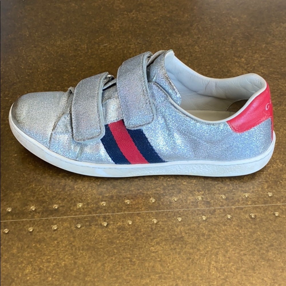 Authentic GUCCI girls sz 34 shoe
